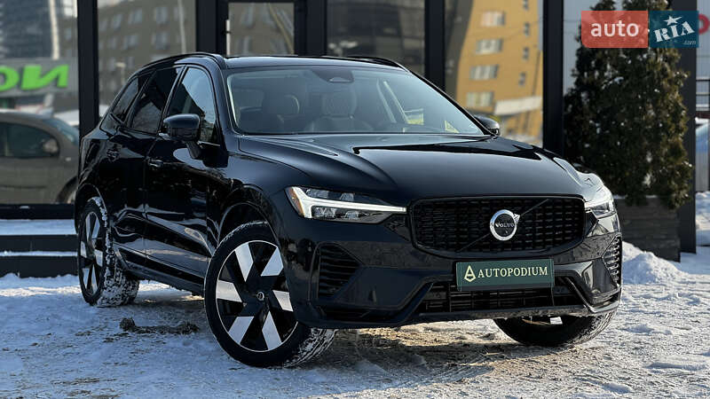 Внедорожник / Кроссовер Volvo XC60 2024 в Киеве