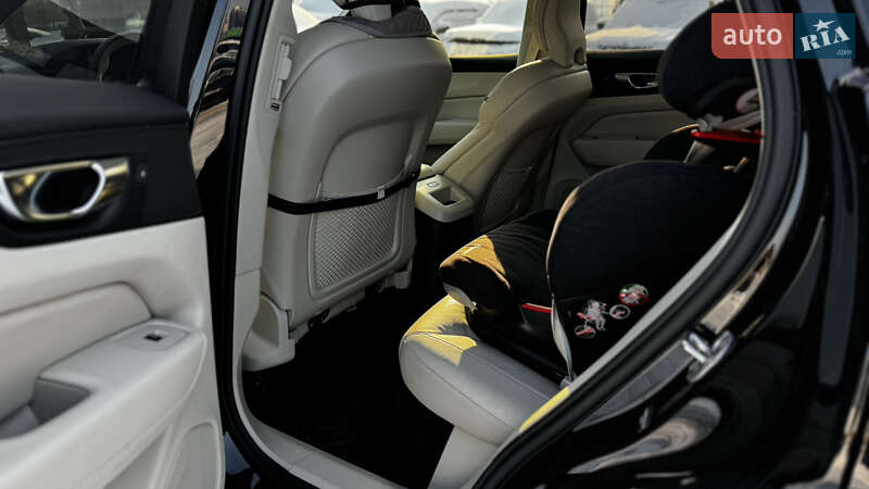 Внедорожник / Кроссовер Volvo XC60 2024 в Киеве