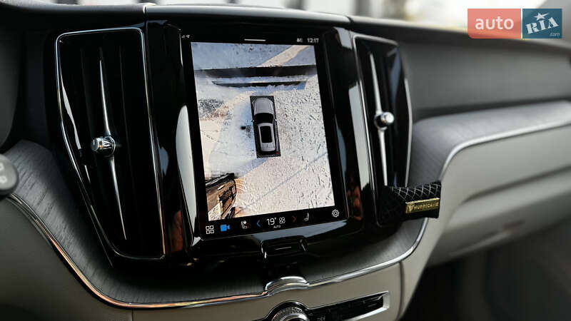 Внедорожник / Кроссовер Volvo XC60 2024 в Киеве