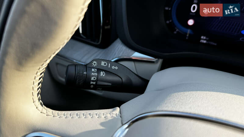 Внедорожник / Кроссовер Volvo XC60 2024 в Киеве