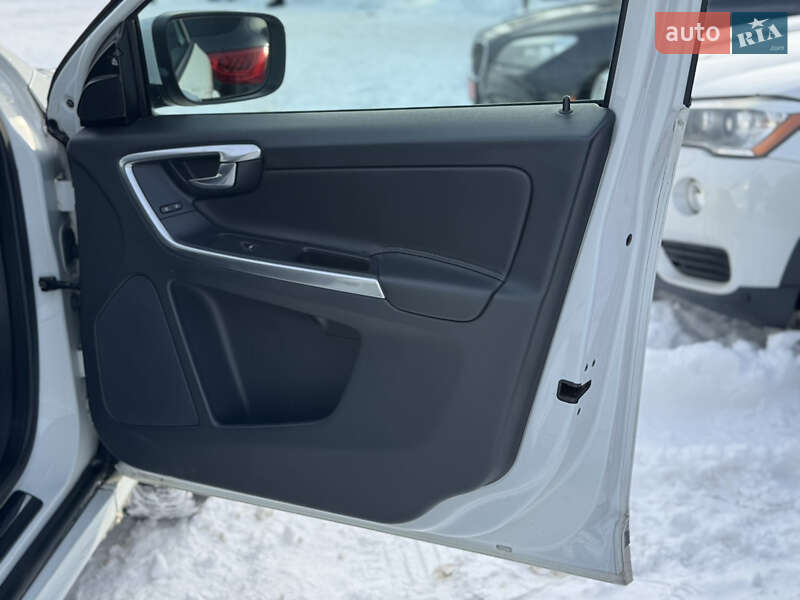 Внедорожник / Кроссовер Volvo XC60 2015 в Львове фото 16 Внедорожник / Кроссовер Volvo XC60 2015 в Львове