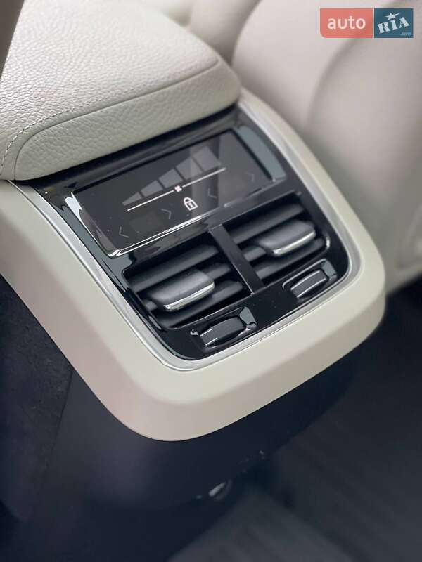 Внедорожник / Кроссовер Volvo XC60 2018 в Киеве фото 18 Внедорожник / Кроссовер Volvo XC60 2018 в Киеве