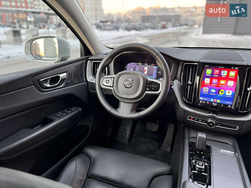 Внедорожник / Кроссовер Volvo XC60 2022 в Киеве