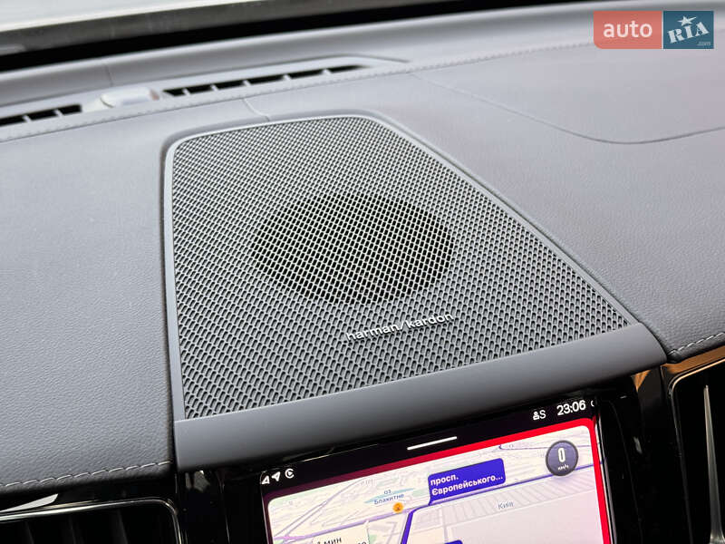 Внедорожник / Кроссовер Volvo XC60 2022 в Киеве