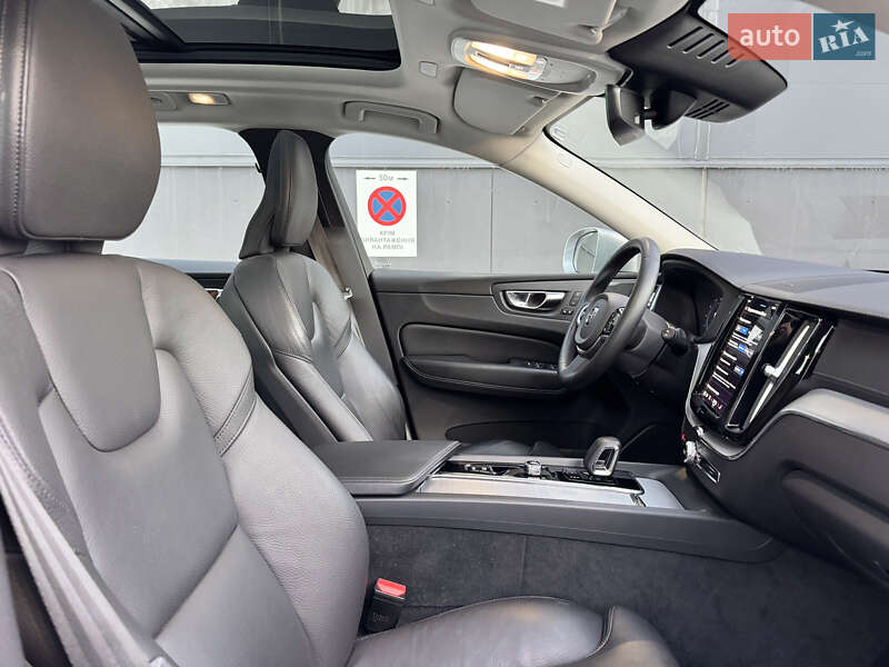 Внедорожник / Кроссовер Volvo XC60 2022 в Киеве