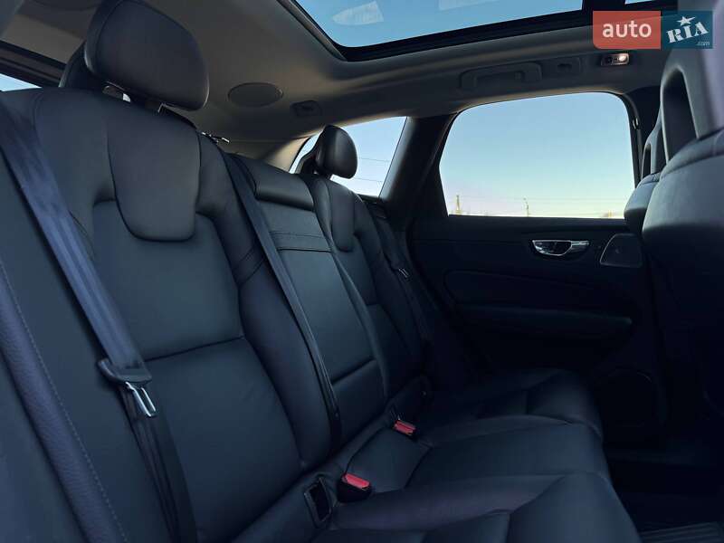 Внедорожник / Кроссовер Volvo XC60 2018 в Ровно