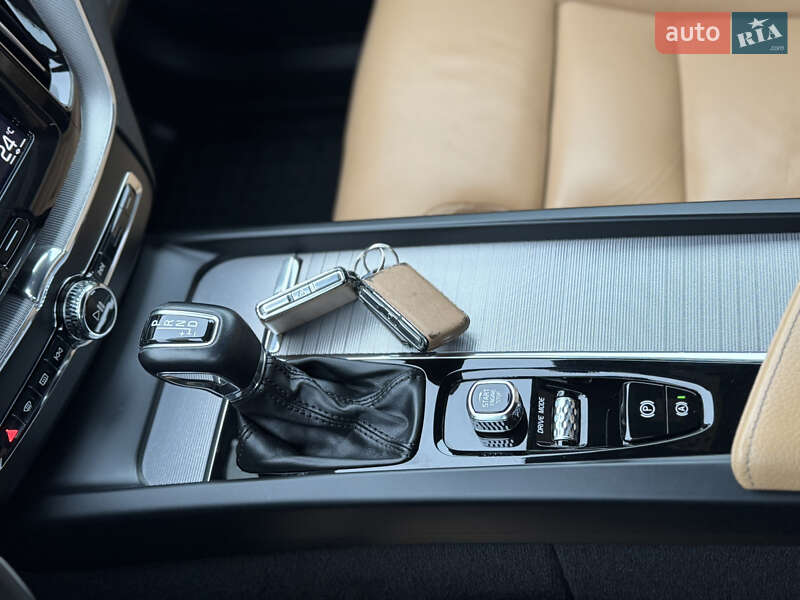 Внедорожник / Кроссовер Volvo XC60 2018 в Лопатине фото 34 Внедорожник / Кроссовер Volvo XC60 2018 в Лопатине