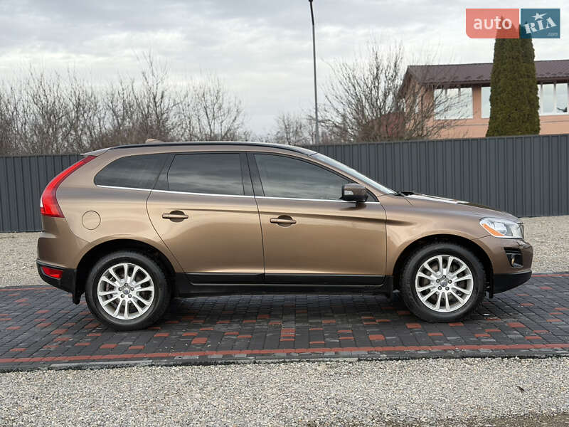 Внедорожник / Кроссовер Volvo XC60 2009 в Берегово