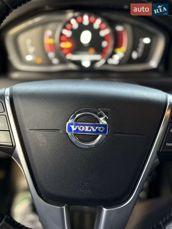 Внедорожник / Кроссовер Volvo XC60 2016 в Львове