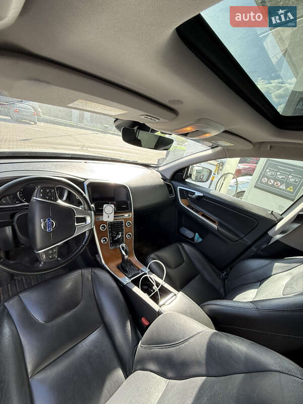 Внедорожник / Кроссовер Volvo XC60 2016 в Львове