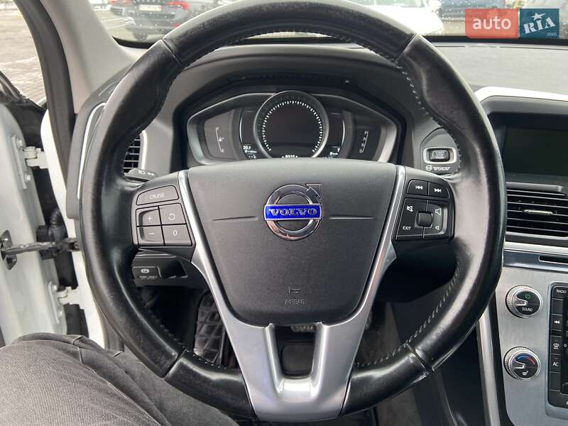 Позашляховик / Кросовер Volvo XC60 2014 в Чернівцях
