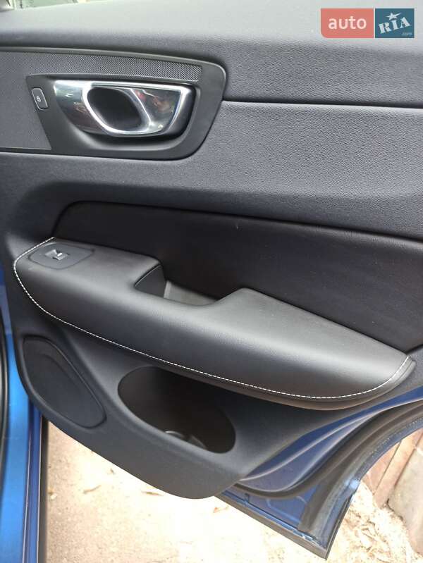 Внедорожник / Кроссовер Volvo XC60 2018 в Киеве