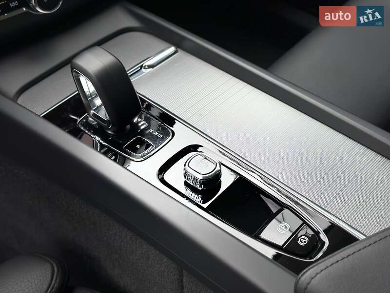 Внедорожник / Кроссовер Volvo XC60 2023 в Одессе