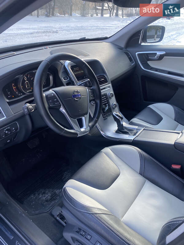Внедорожник / Кроссовер Volvo XC60 2016 в Ровно