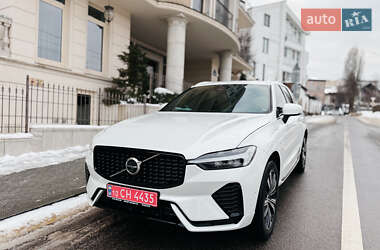 Внедорожник / Кроссовер Volvo XC60 2022 в Киеве