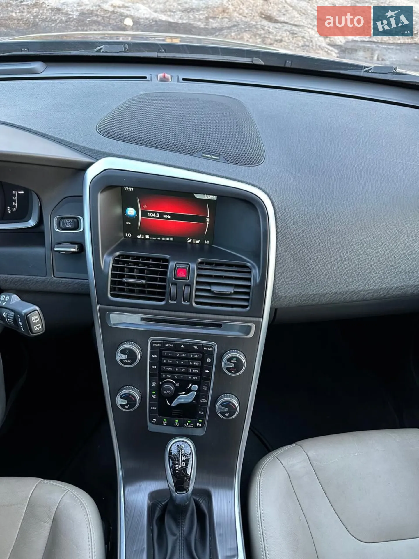 Volvo XC60 2015 VIN YV449MDM7G2878497 фото оголошення 18 з 31