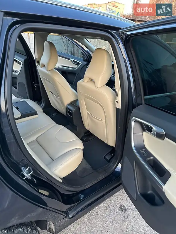 Volvo XC60 2015 VIN YV449MDM7G2878497 фото оголошення 16 з 81