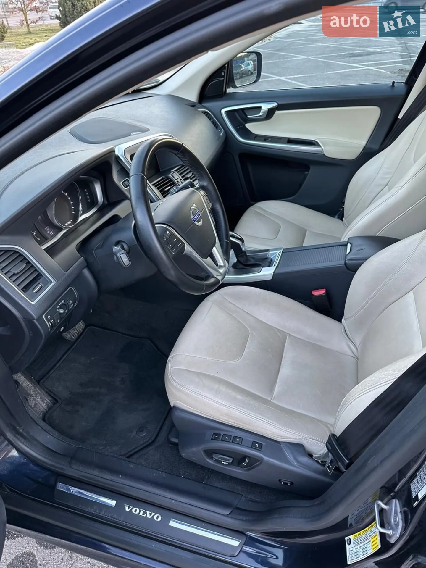 Volvo XC60 2015 VIN YV449MDM7G2878497 фото оголошення 12 з 31