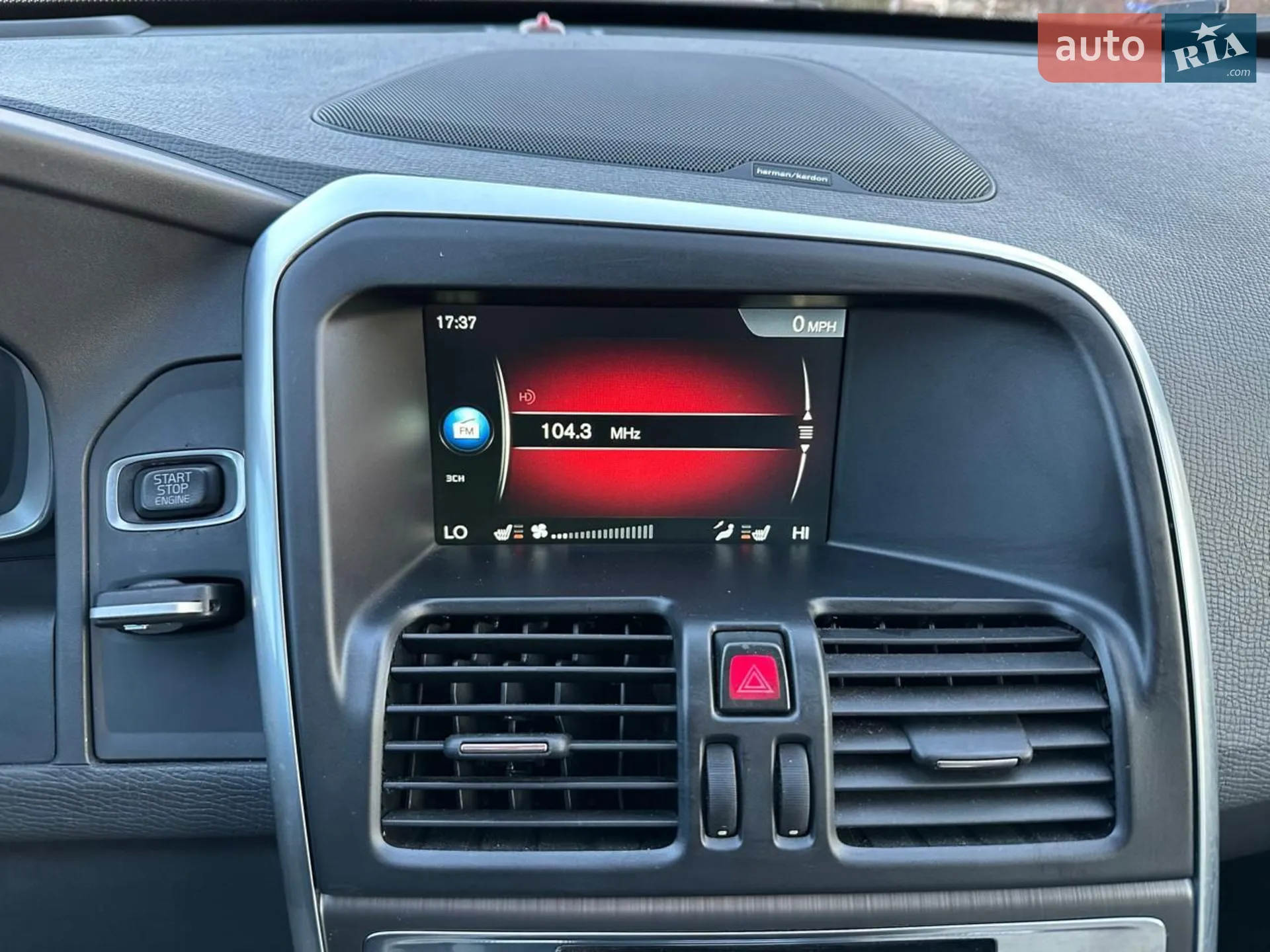 Volvo XC60 2015 VIN YV449MDM7G2878497 фото оголошення 17 з 31