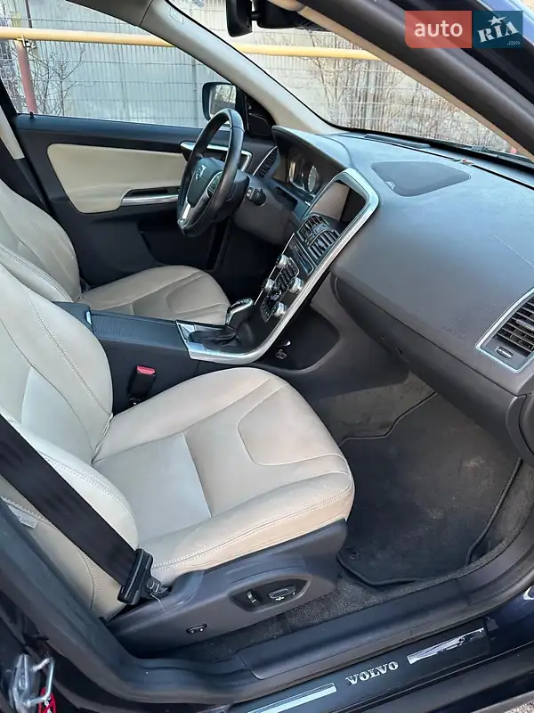 Volvo XC60 2015 VIN YV449MDM7G2878497 фото оголошення 15 з 81
