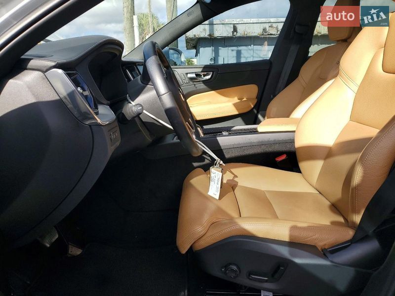 Внедорожник / Кроссовер Volvo XC60 2019 в Тернополе