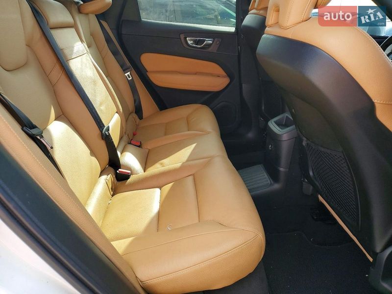 Внедорожник / Кроссовер Volvo XC60 2019 в Тернополе