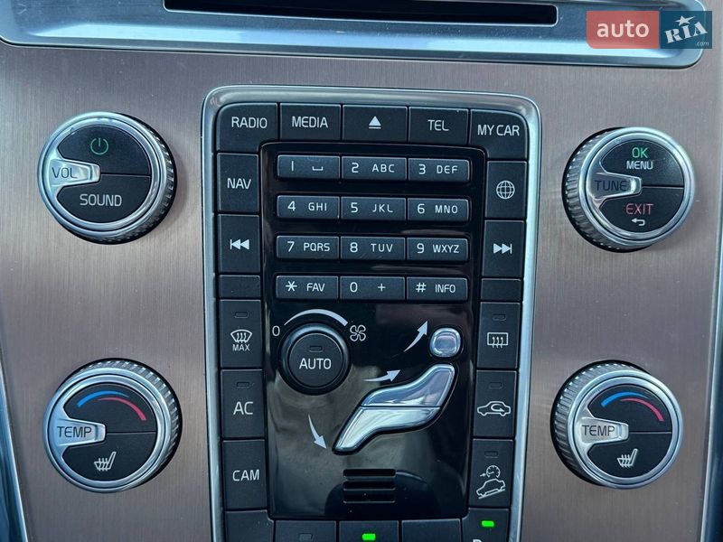 Внедорожник / Кроссовер Volvo XC60 2017 в Киеве