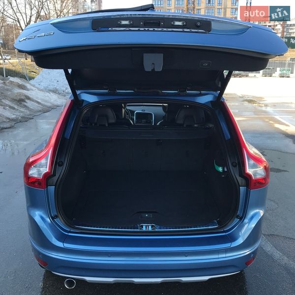 Позашляховик / Кросовер Volvo XC60 2016 в Києві