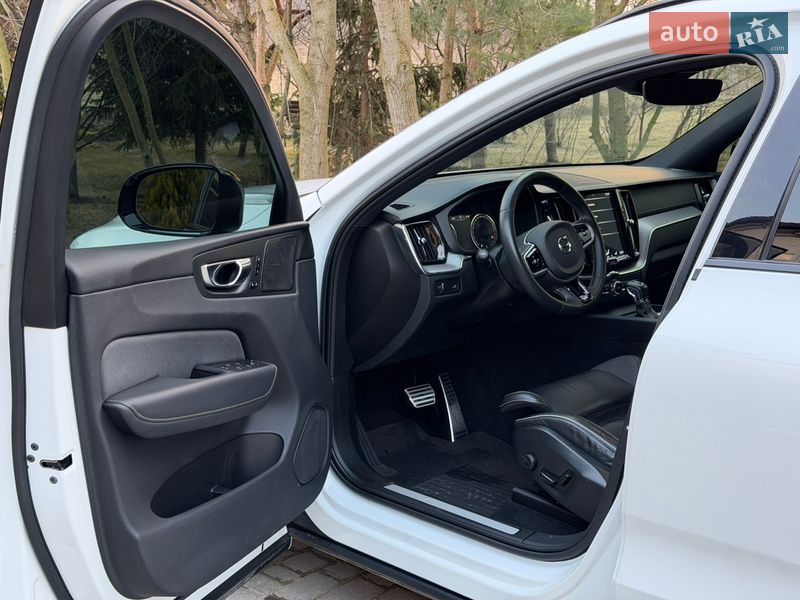 Внедорожник / Кроссовер Volvo XC60 2019 в Львове