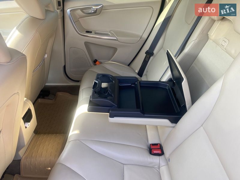 Внедорожник / Кроссовер Volvo XC60 2014 в Киеве