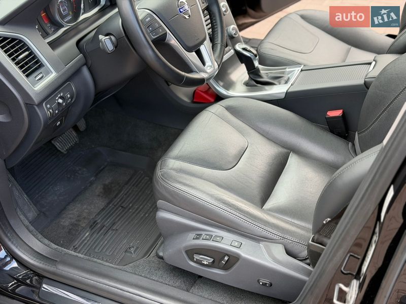 Внедорожник / Кроссовер Volvo XC60 2016 в Ровно фото 34 Внедорожник / Кроссовер Volvo XC60 2016 в Ровно