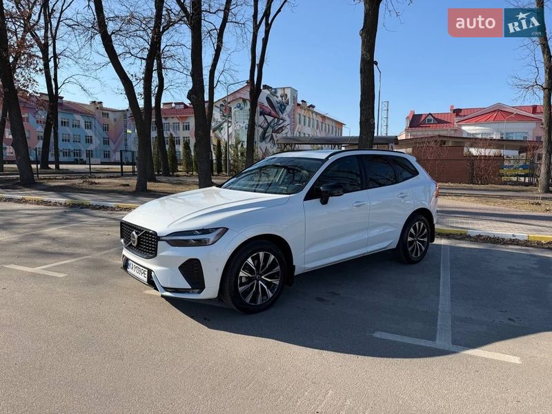 Внедорожник / Кроссовер Volvo XC60 2024 в Киеве
