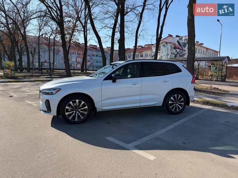 Внедорожник / Кроссовер Volvo XC60 2024 в Киеве
