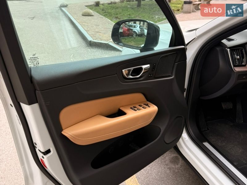 Позашляховик / Кросовер Volvo XC60 2022 в Києві