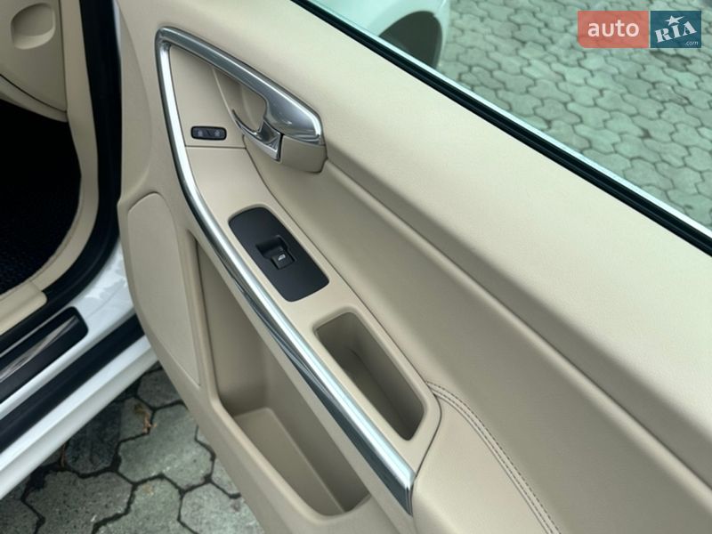 Позашляховик / Кросовер Volvo XC60 2015 в Дубні