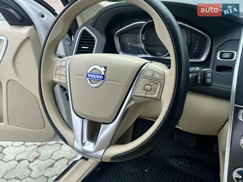 Позашляховик / Кросовер Volvo XC60 2015 в Дубні