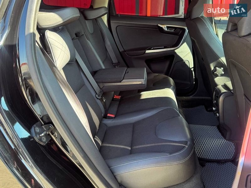 Позашляховик / Кросовер Volvo XC60 2012 в Києві