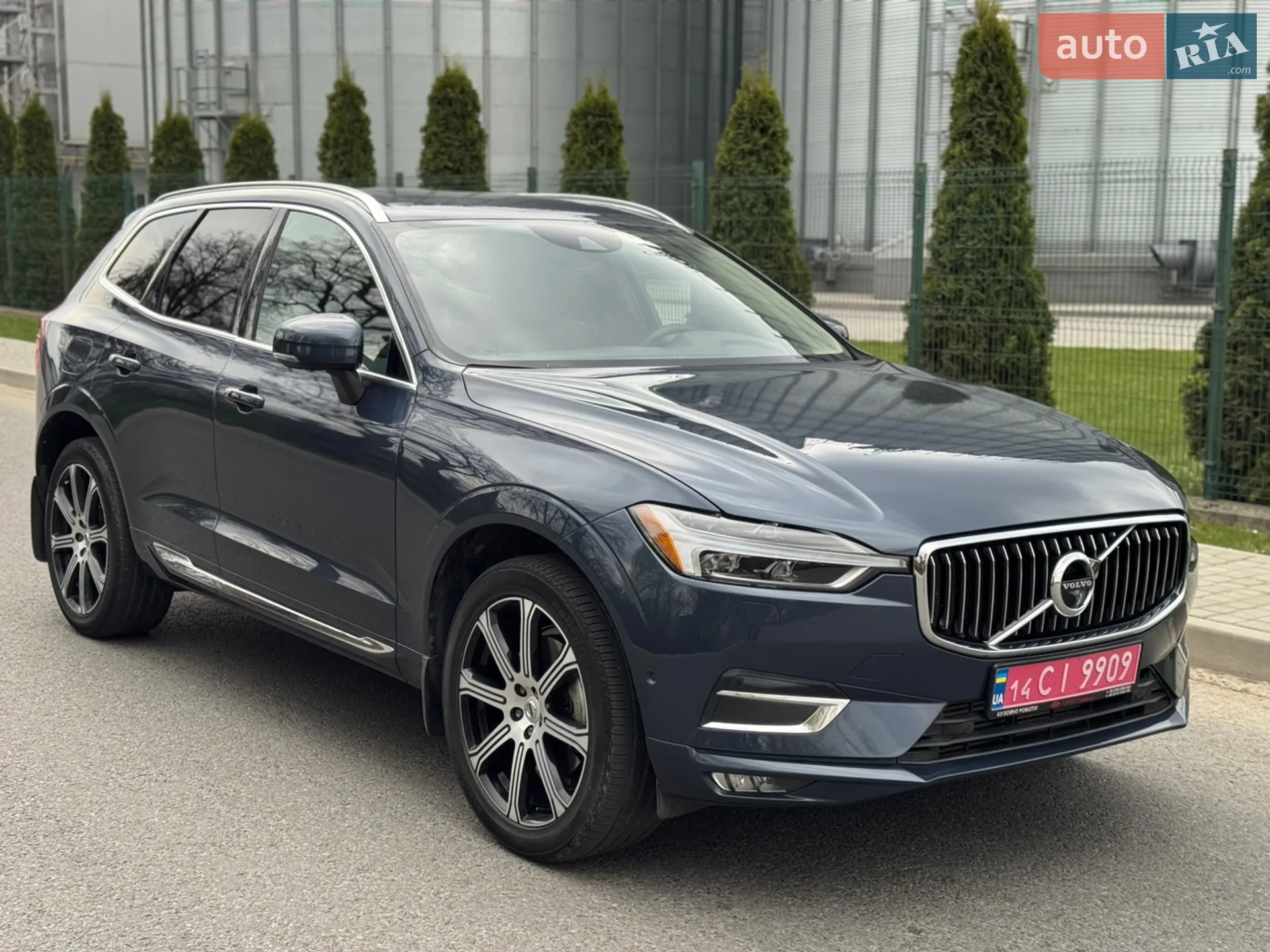 2020 Volvo XC60 - фото 1