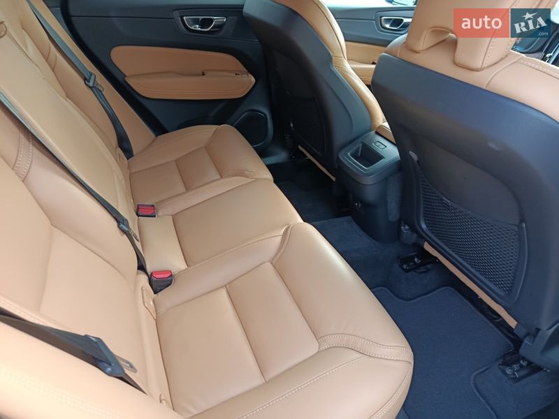 Позашляховик / Кросовер Volvo XC60 2022 в Києві