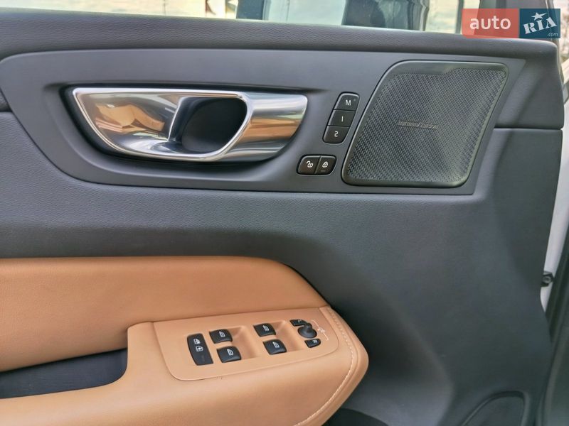 Позашляховик / Кросовер Volvo XC60 2022 в Києві