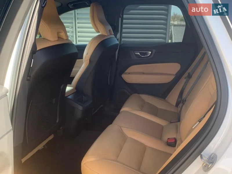 Volvo XC60 2023 VIN YV1UZK5V1P1322524 фото оголошення 24 з 75