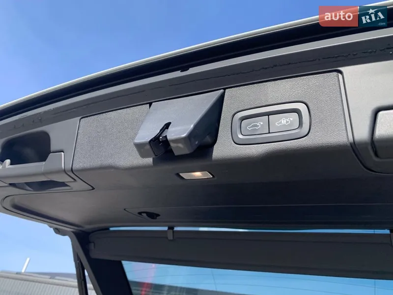 Volvo XC60 2023 VIN YV1UZK5V1P1322524 фото оголошення 44 з 75