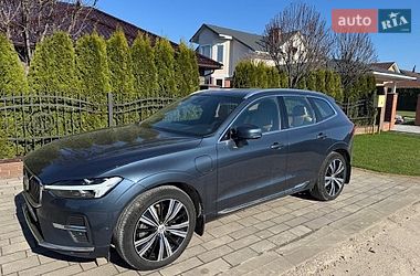 Внедорожник / Кроссовер Volvo XC60 2021 в Киеве