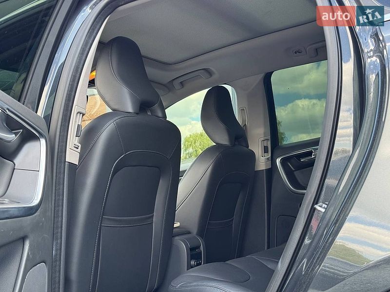 Внедорожник / Кроссовер Volvo XC60 2015 в Ровно