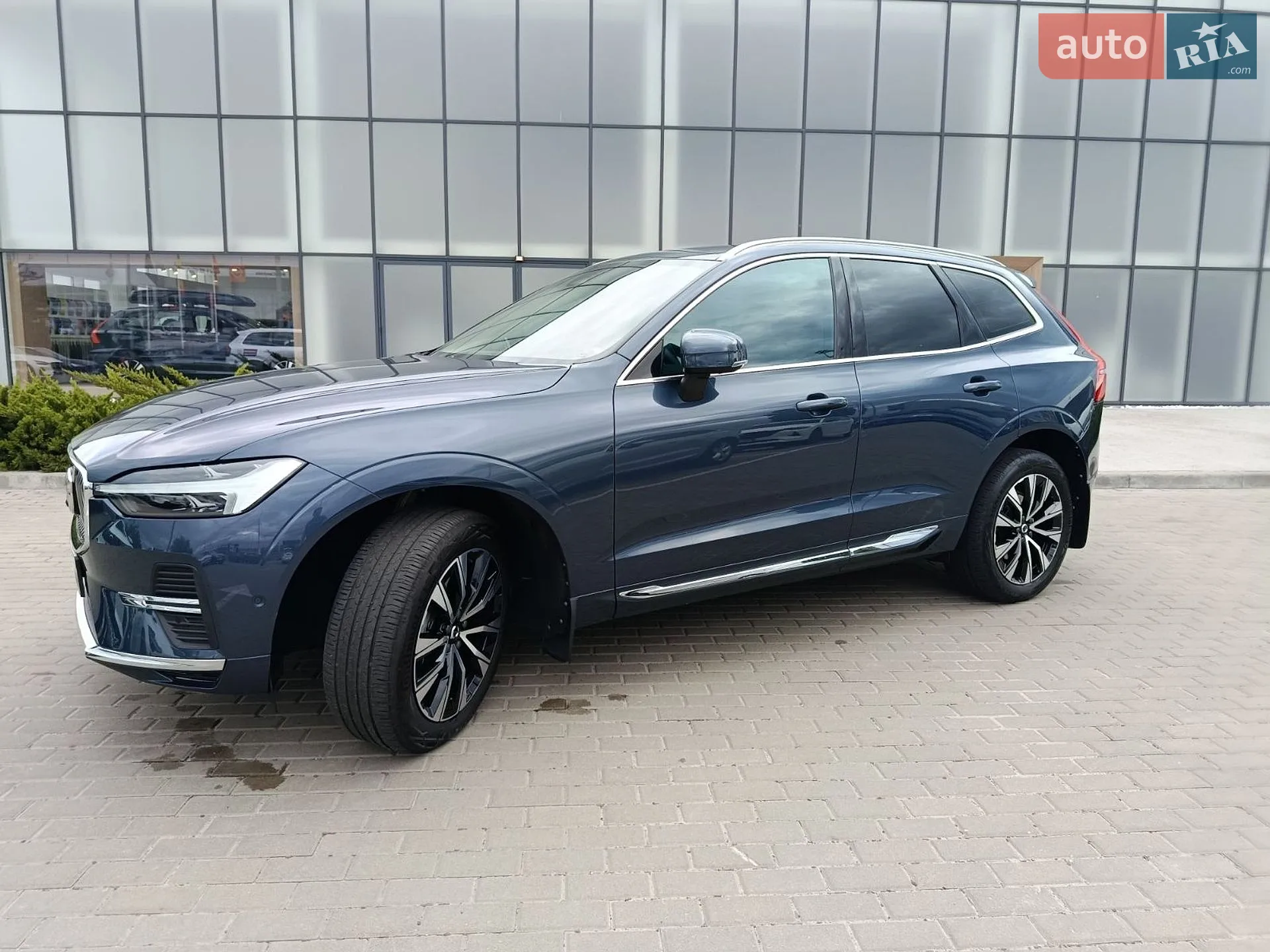 2023 Volvo XC60 - фото 1