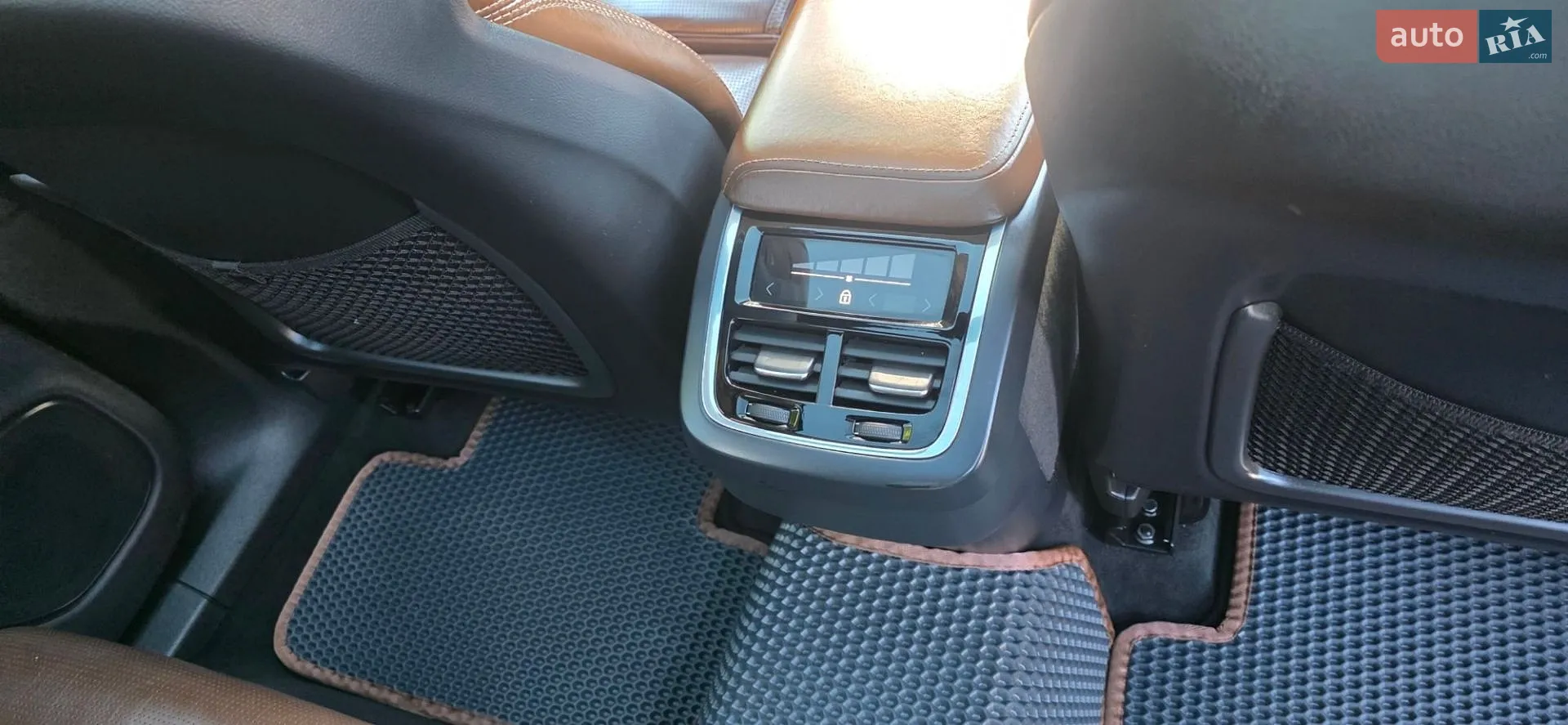 2018 Volvo XC60 - мініатюра 163