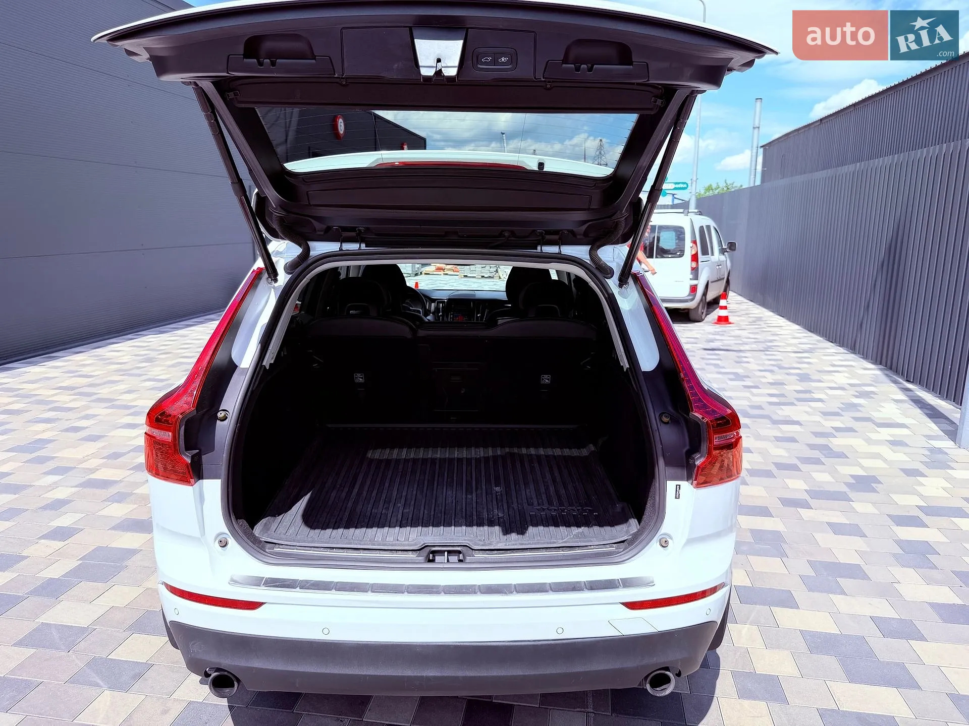 2018 Volvo XC60 - мініатюра 26