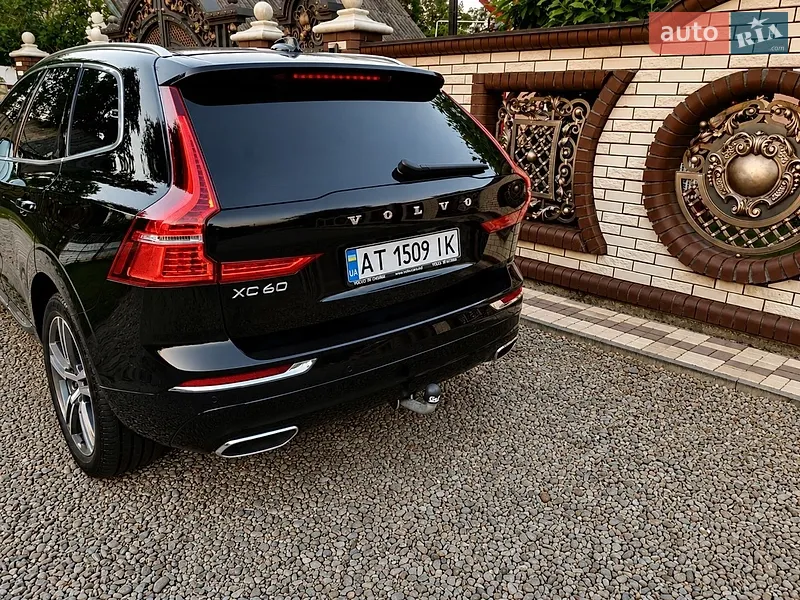 Volvo XC60 2019 VIN YV1UZA8UDL1483330 фото оголошення 10 з 39