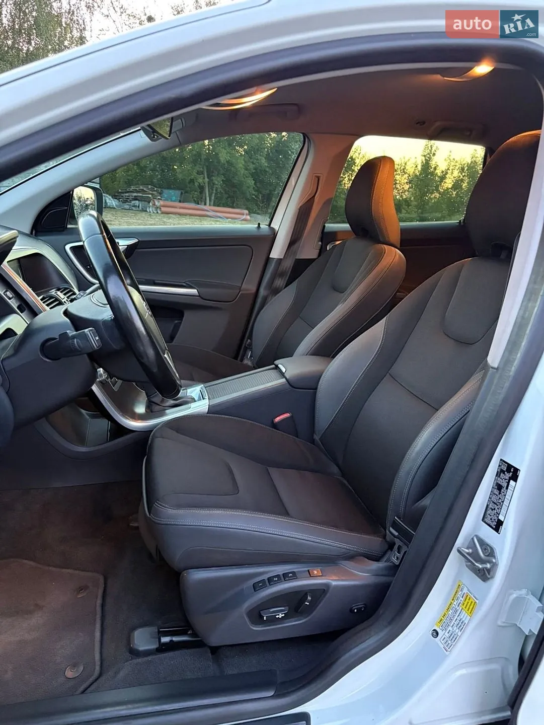 2015 Volvo XC60 - мініатюра 17