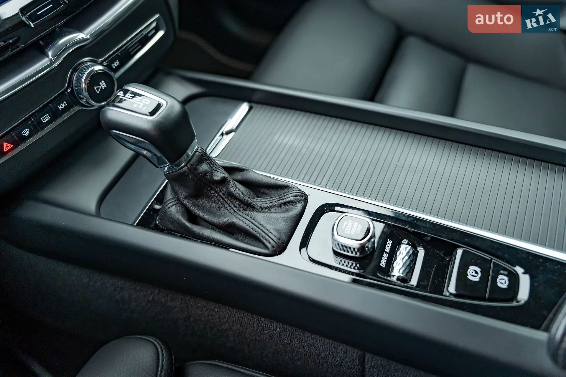 2018 Volvo XC60 - мініатюра 25